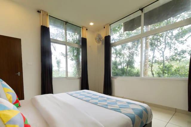 Letstay Vythiri Hill Palace Δωμάτιο φωτογραφία
