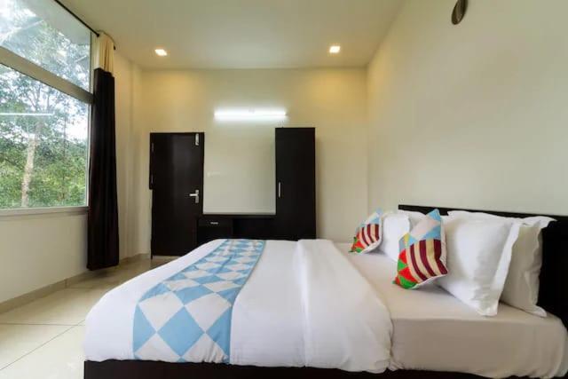 Letstay Vythiri Hill Palace Εξωτερικό φωτογραφία